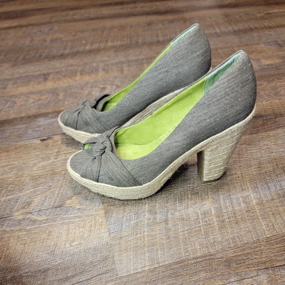 Womens Size 8 Blowfish Heels
